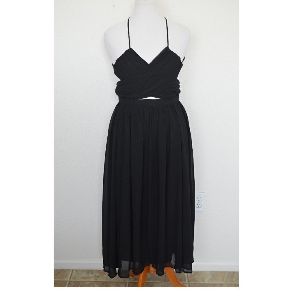 Lavish Alice Black Strappy Open Back Dress NEW - Picture 2 of 7